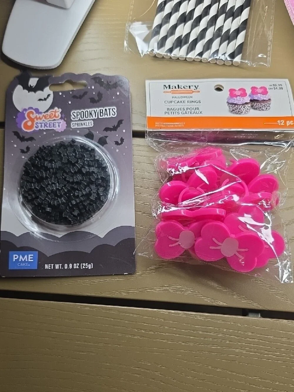 Pink & Black Skeleton Heart Paper Plates - Halloween Party Supplies
